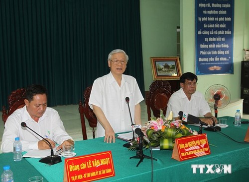 Генсекретарь ЦК КПВ Нгуен Фу Чонг посетил провинцию Хаузянг - ảnh 1